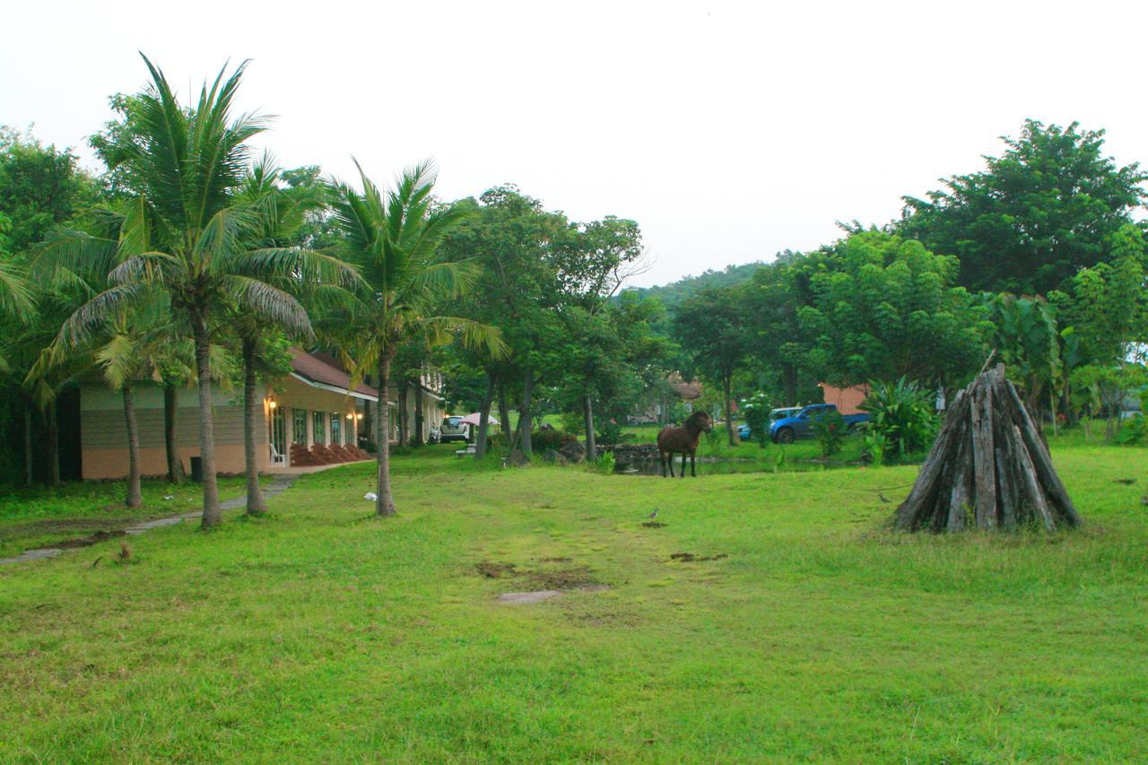 Resort Phutawan Chai Badan