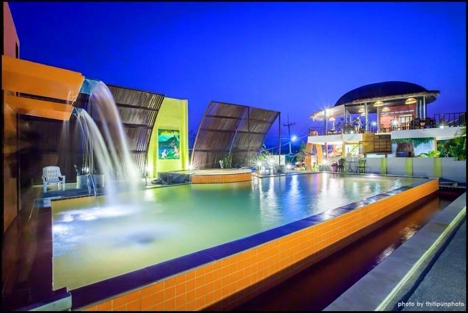 Resort Fullhouse