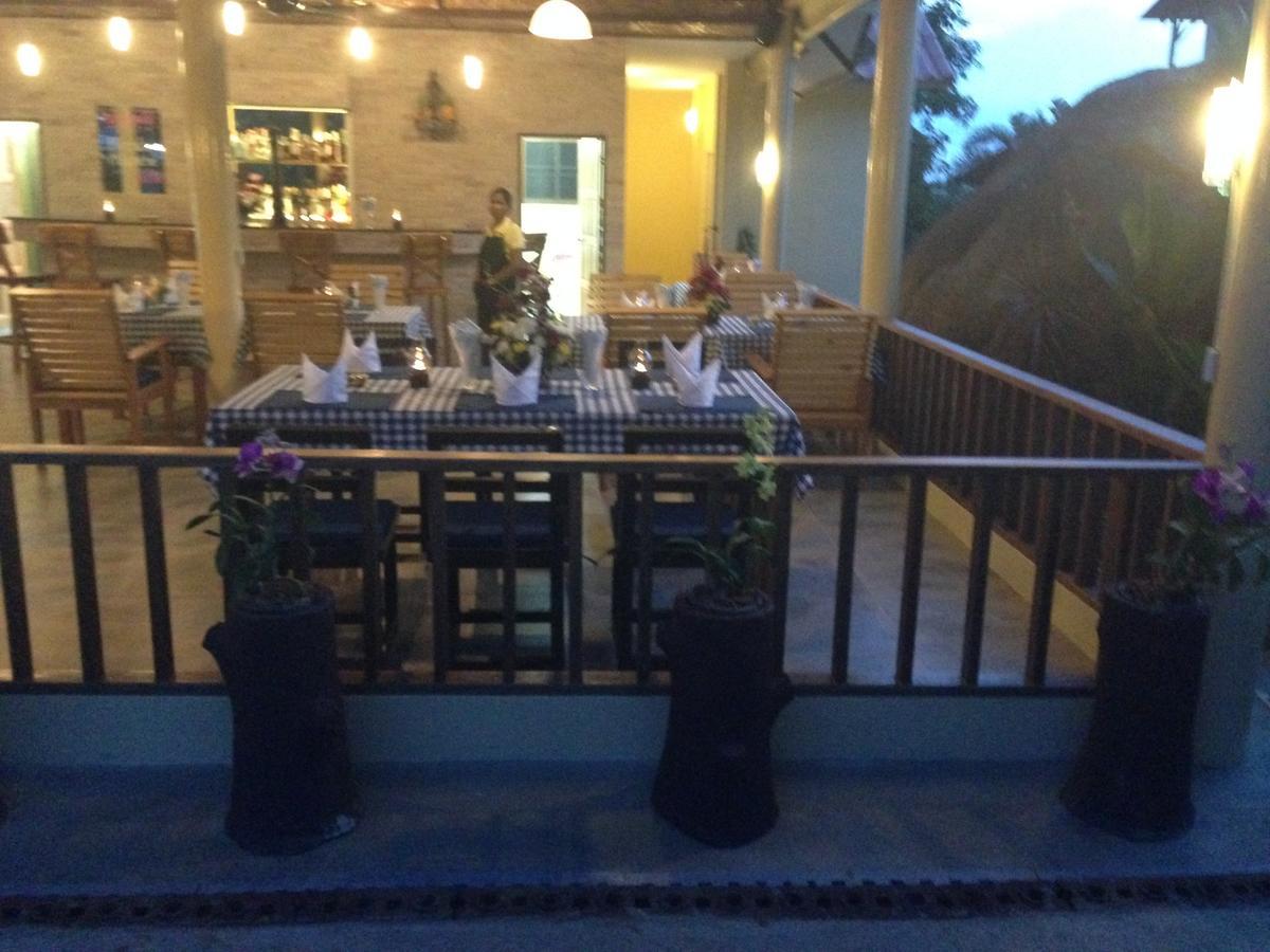 Flower Paradise & Swiss Restaurant Roestiland Resort *