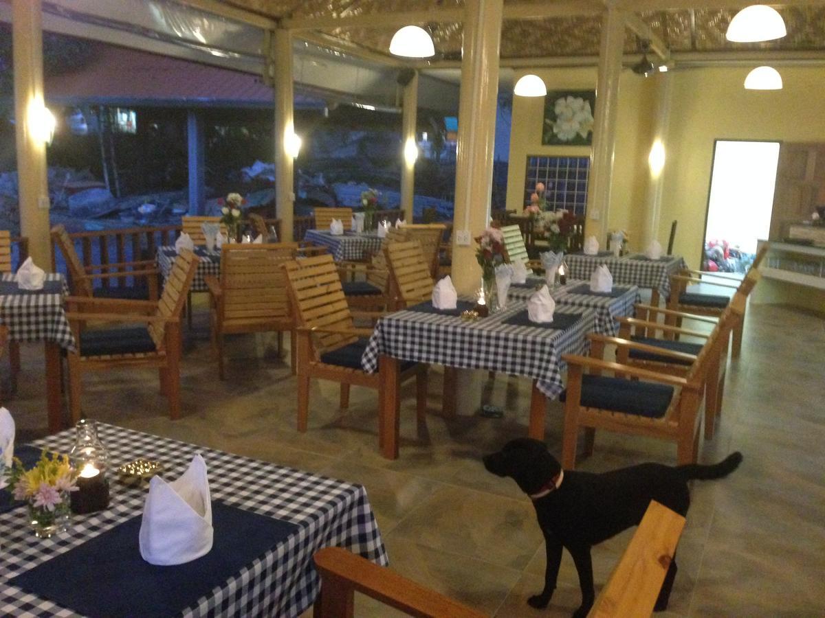 Flower Paradise & Swiss Restaurant Roestiland Resort *