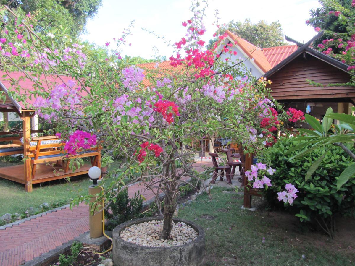 Flower Paradise & Swiss Restaurant Roestiland Lamai Beach (Koh Samui)