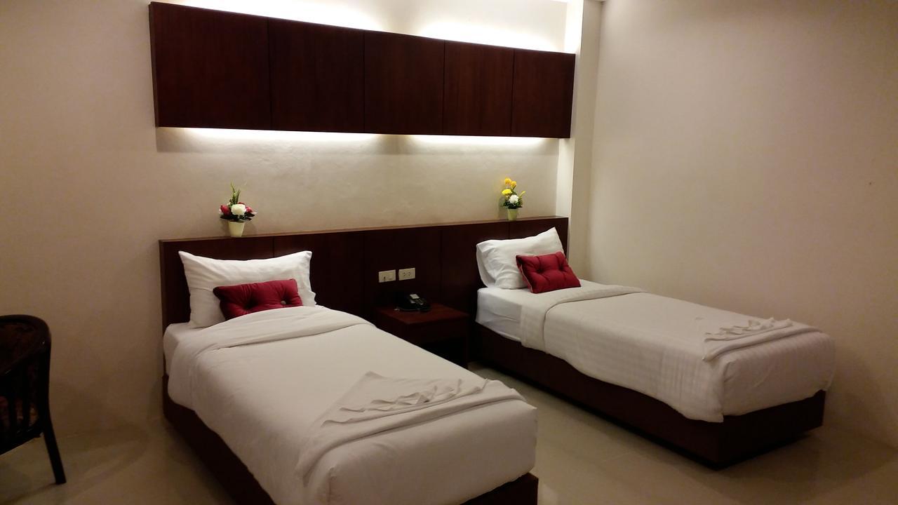 7 Sky Residency