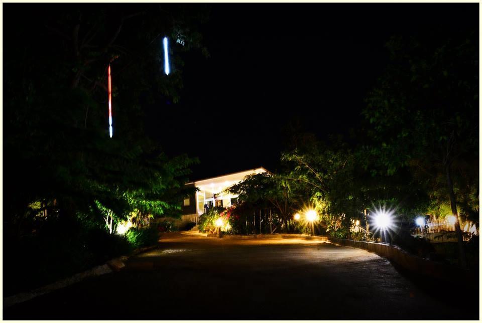 Wind Hills Hotel