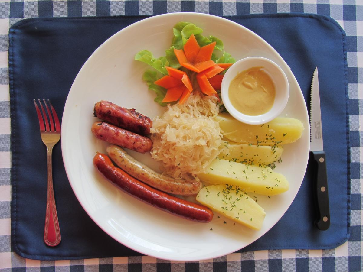 Flower Paradise & Swiss Restaurant Roestiland *