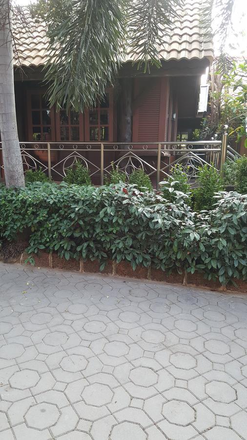 Ruean Mai Chai Khlong 3* Amphawa
