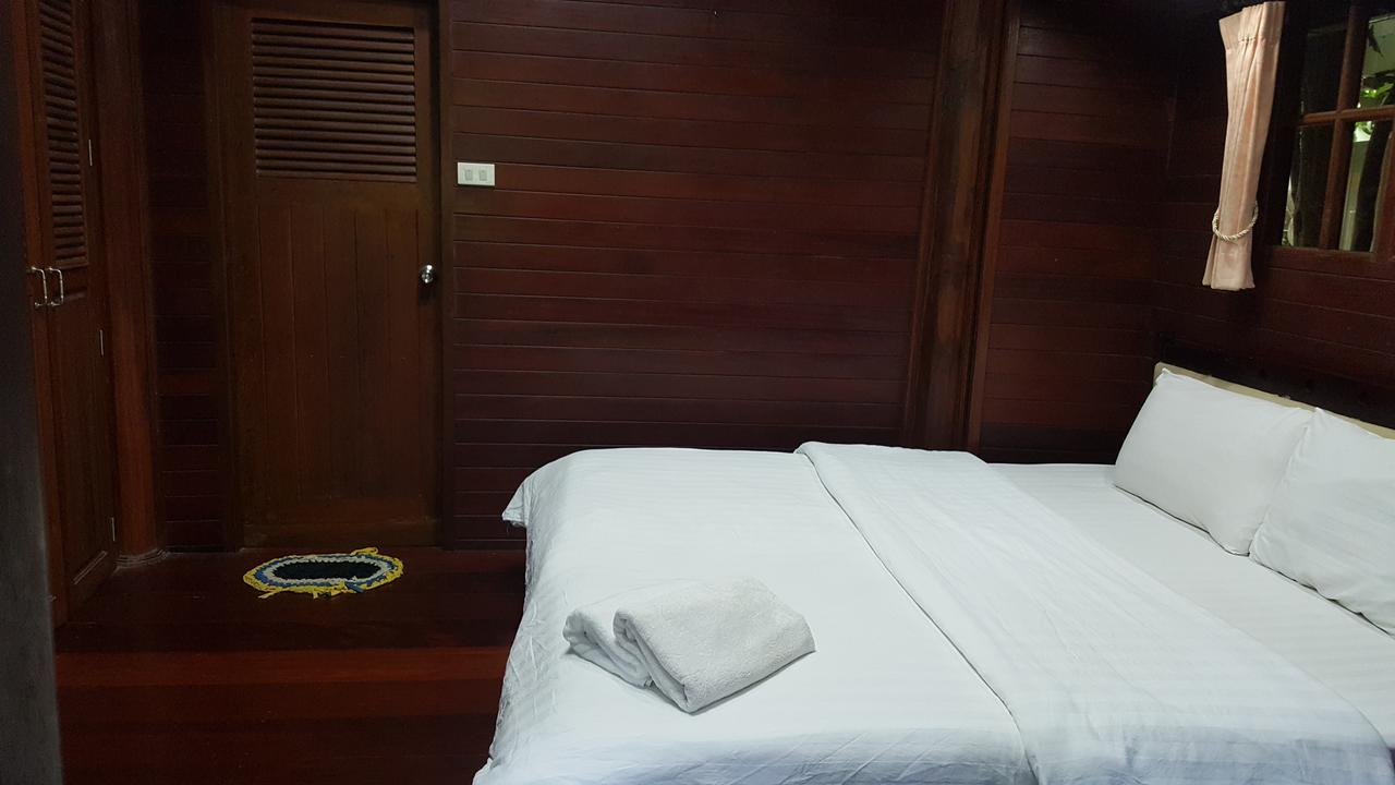 Ruean Mai Chai Khlong Resort 3*