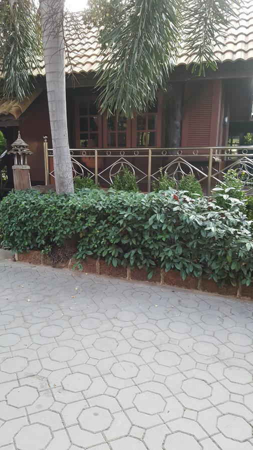 Ruean Mai Chai Khlong Resort 3*