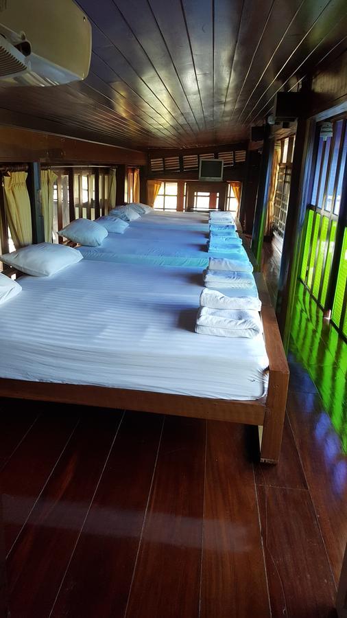 Resort Ruean Mai Chai Khlong Amphawa