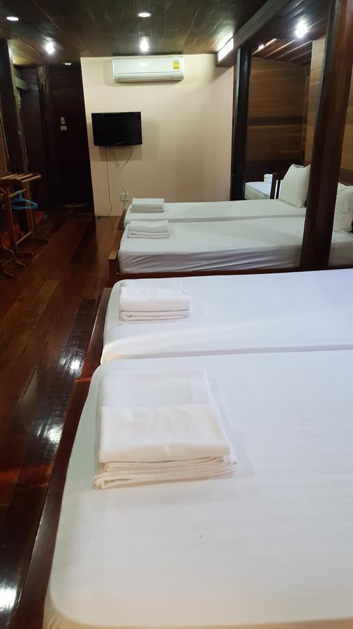 Ruean Mai Chai Khlong