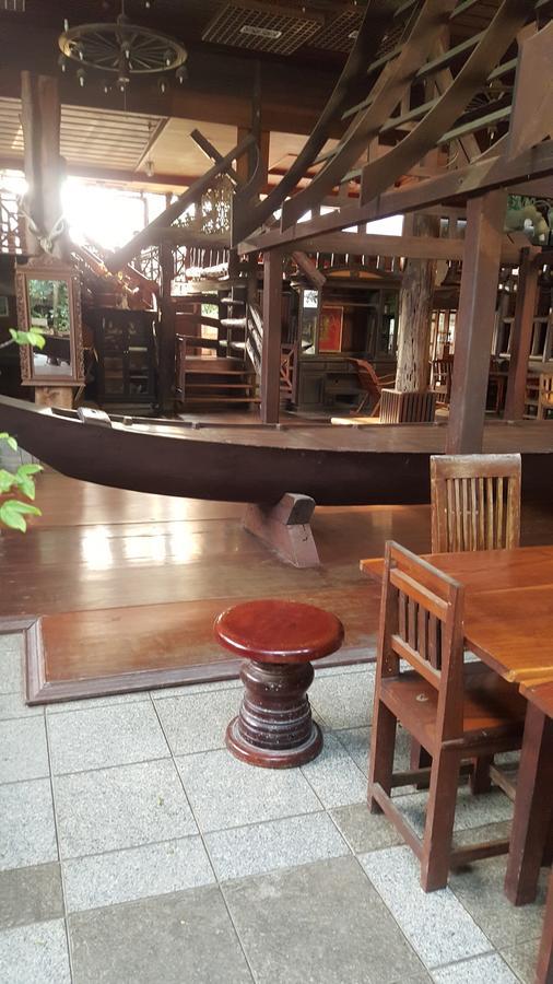 Resort Ruean Mai Chai Khlong Amphawa