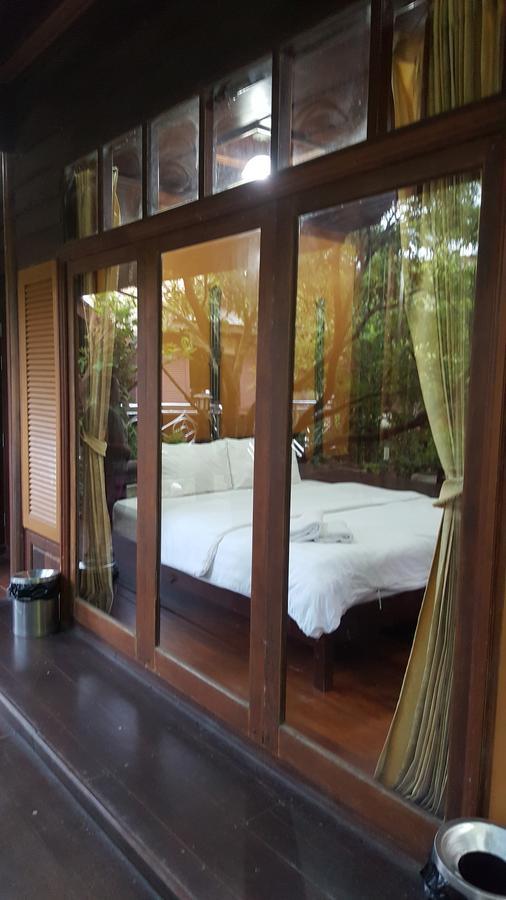 Ruean Mai Chai Khlong 3*