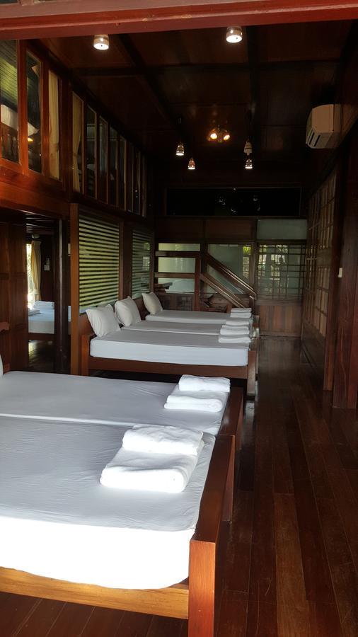 Ruean Mai Chai Khlong 3* Amphawa