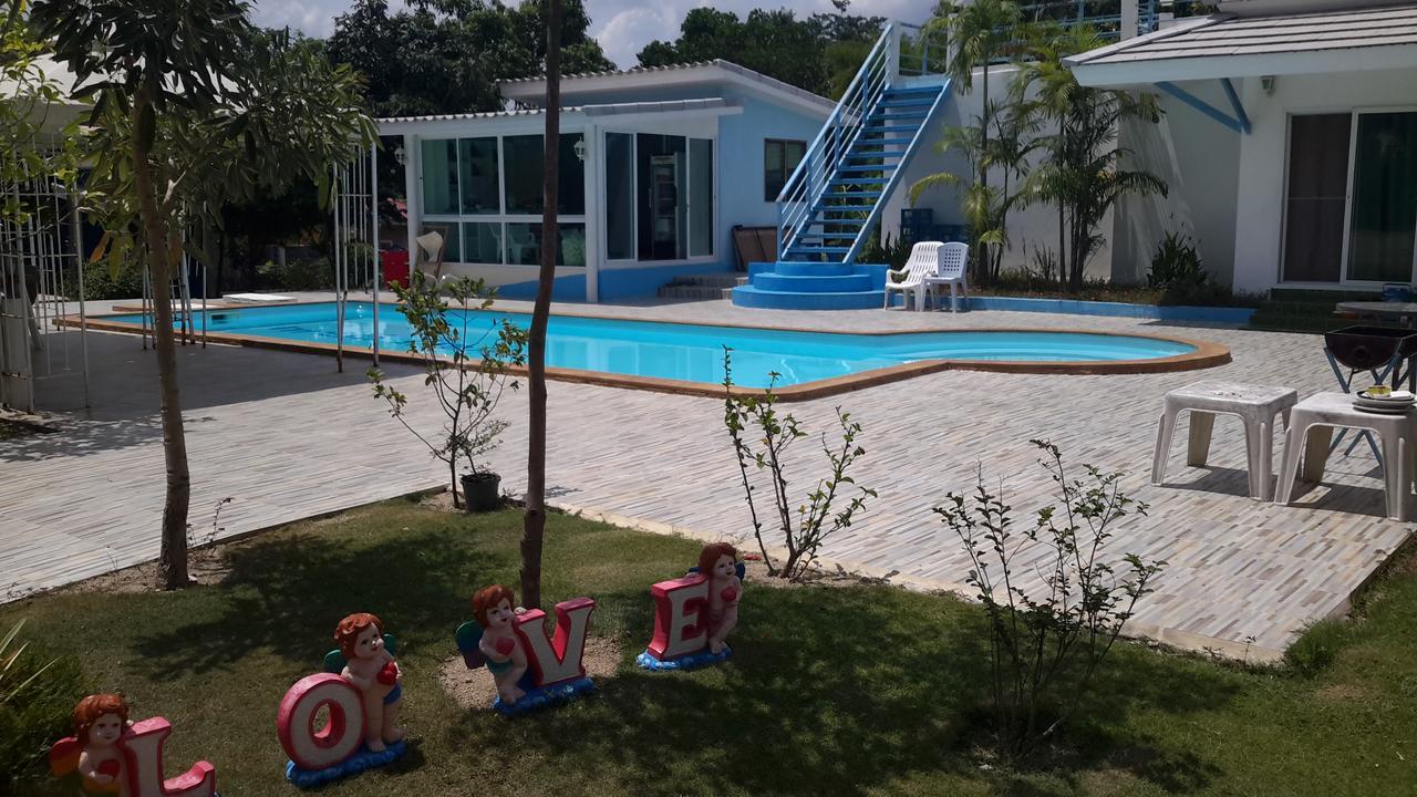 Sports Bar & Resort 2*