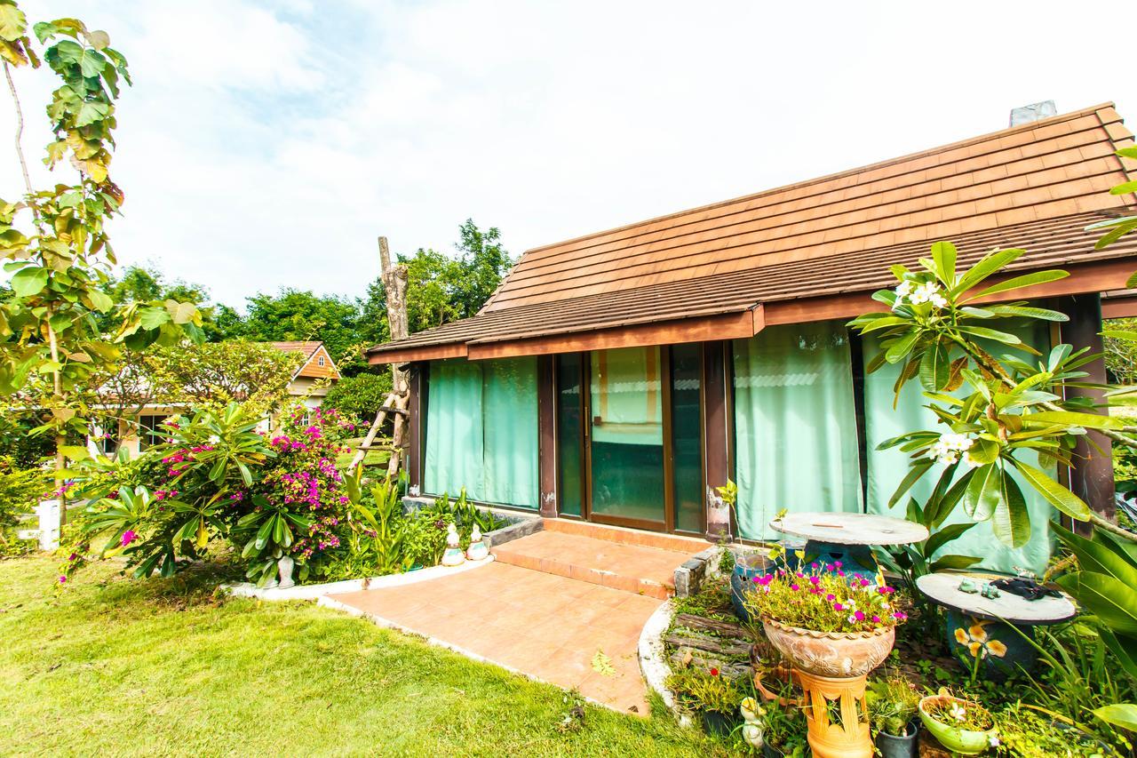Phutawan Resort 2*