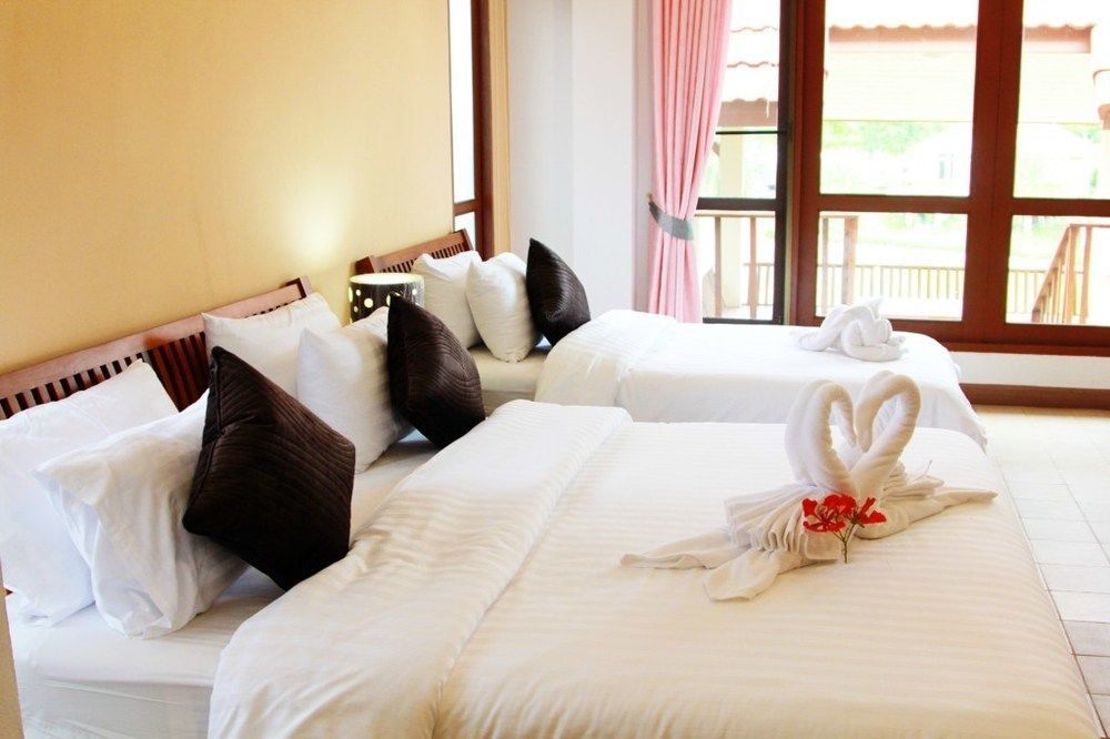 Thongsathit Hill Khao Yai