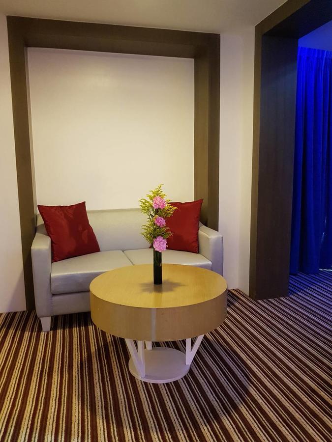 Hotel The Paradiso Jk Design Nakhon Sawan