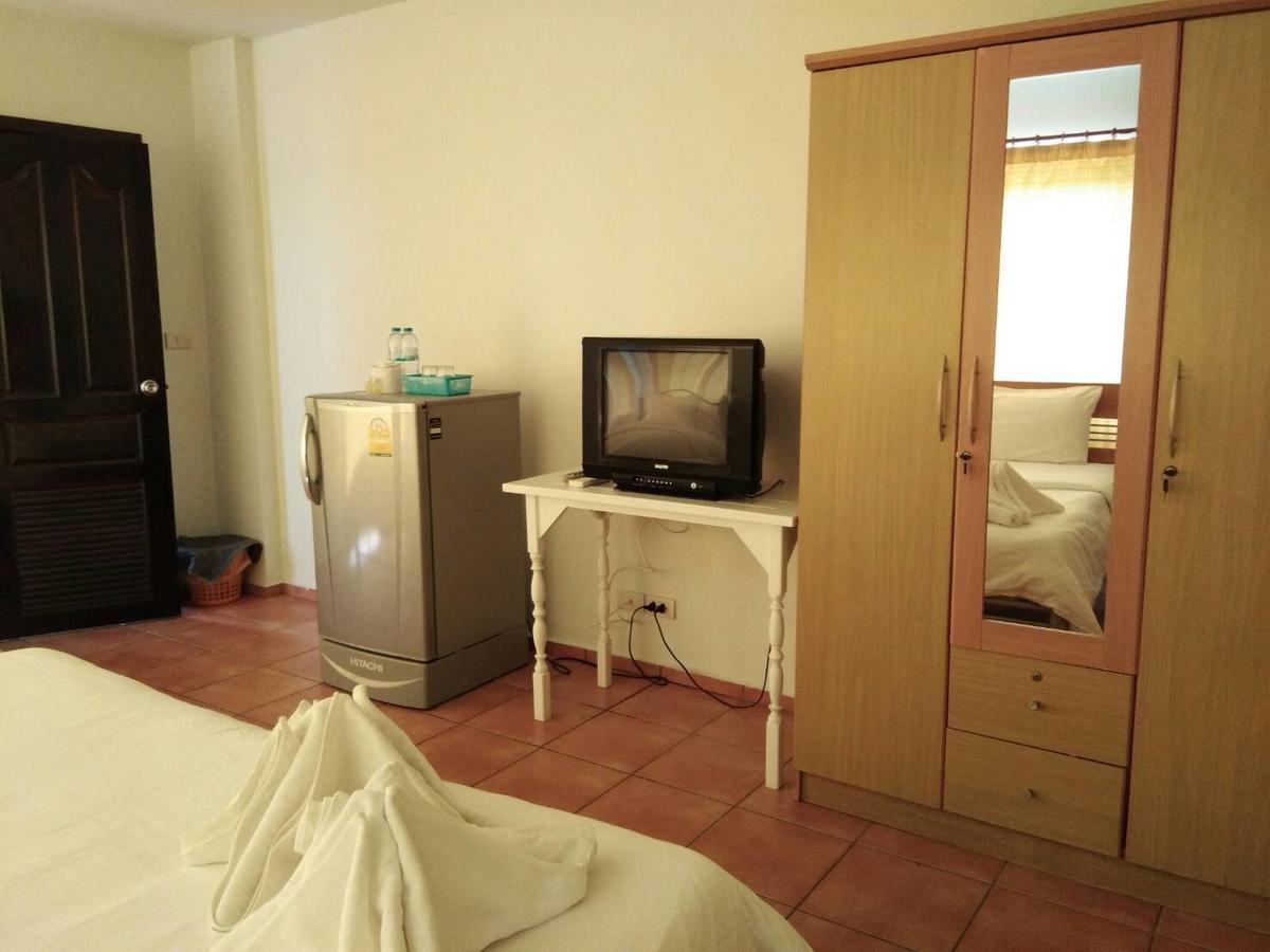 Inn Lomsabai 2*