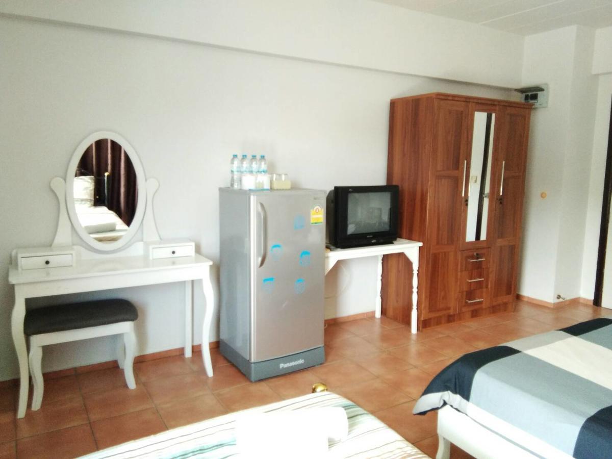 Inn Lomsabai Bang Saen