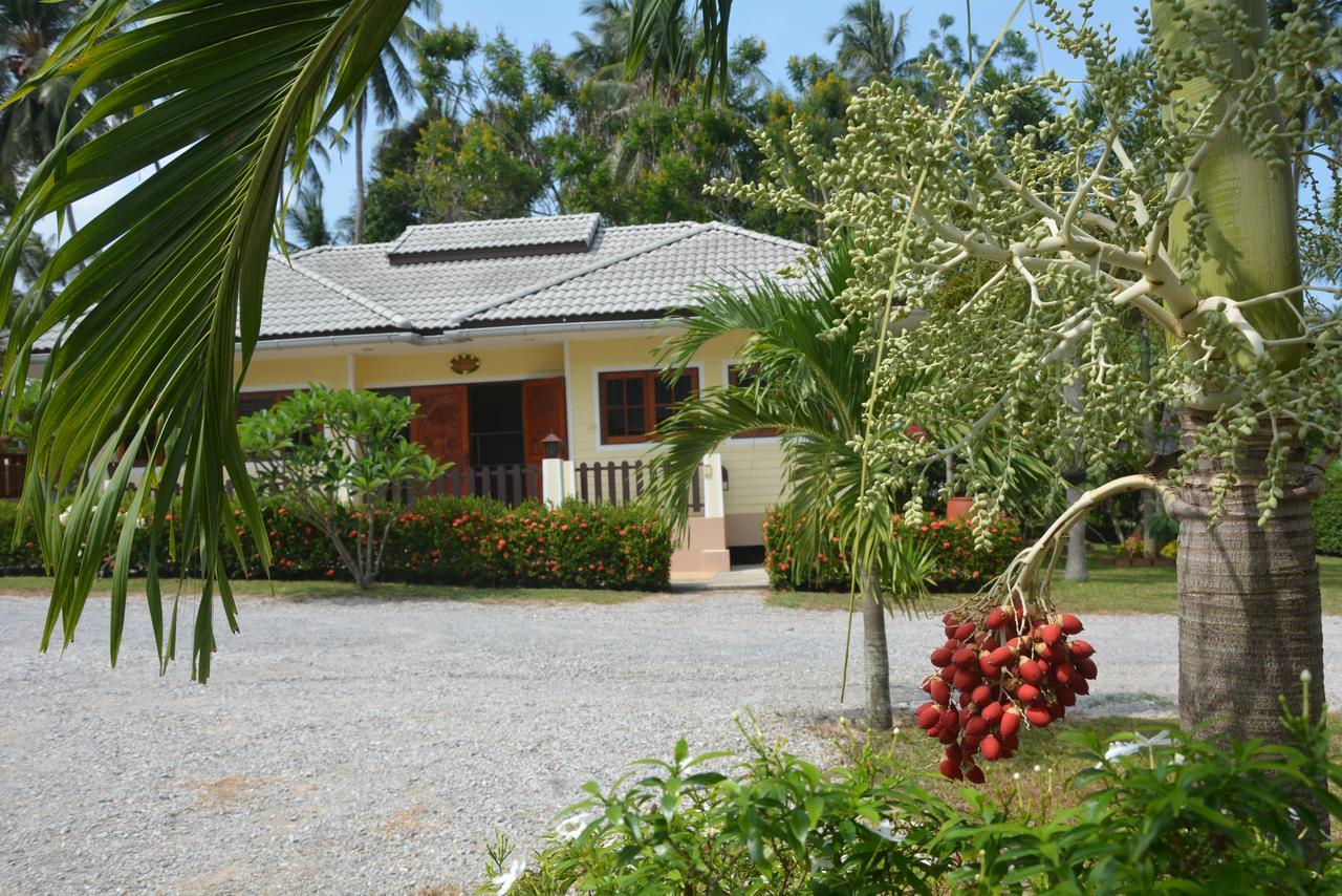 Chalet Apple