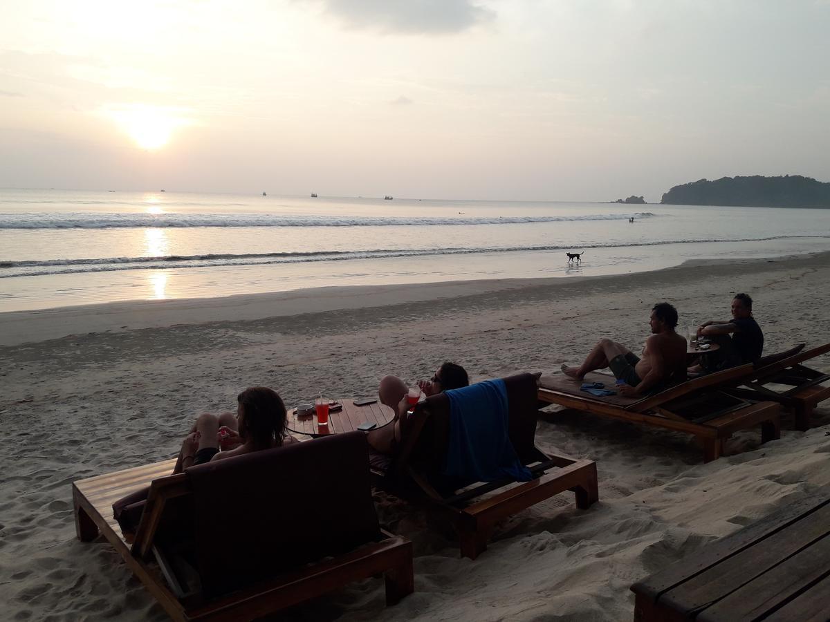 Jj & Jj Seafood Resort