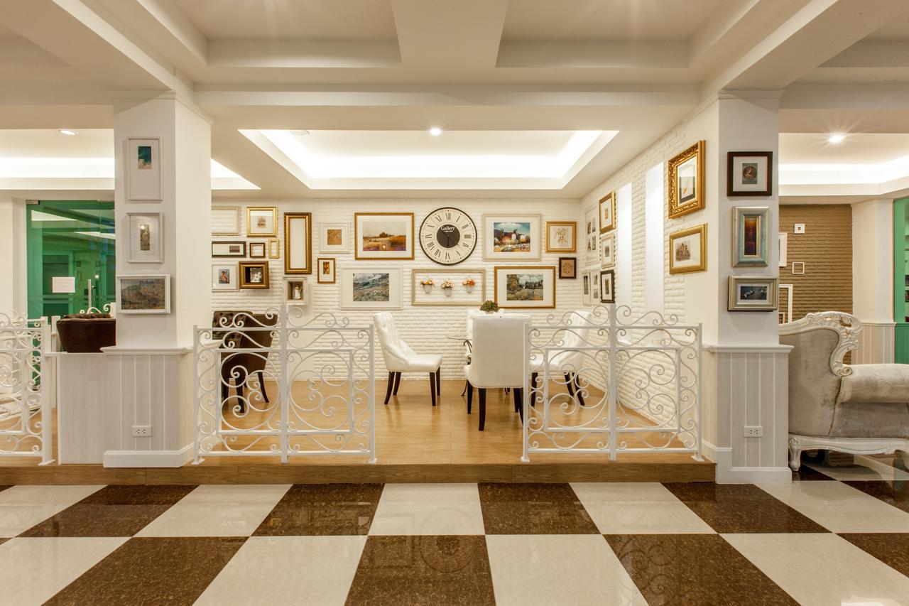 Gallery Lake View 4*