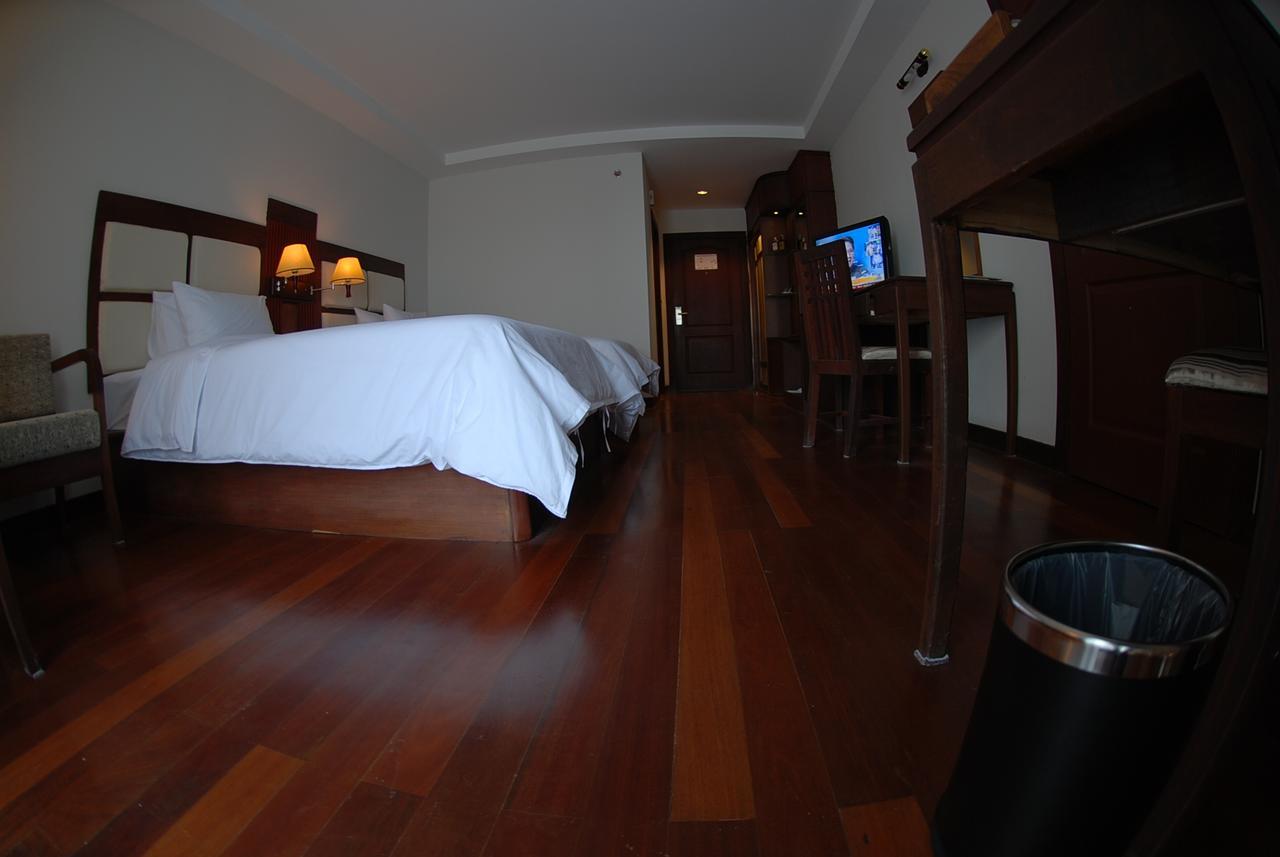 Hotel River