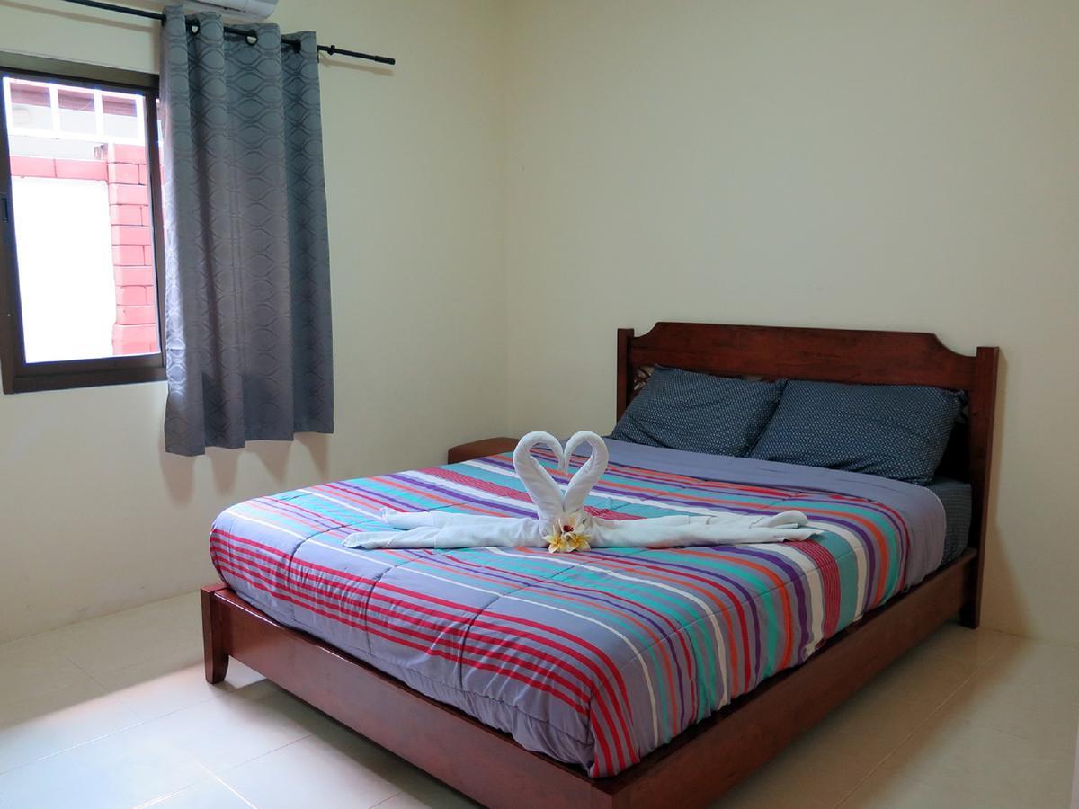 Garden - House Walking Street 4 Bedrooms * Pattaya