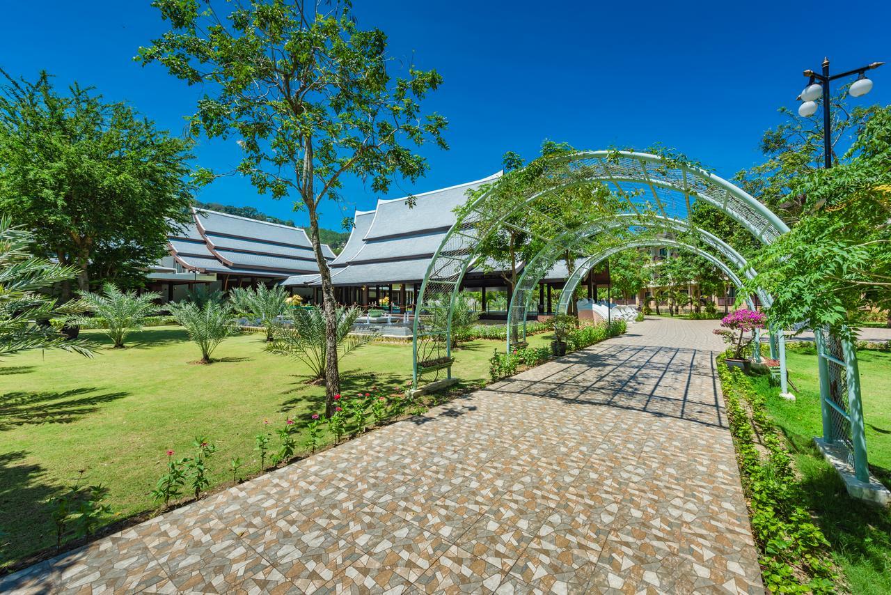 Duangjitt And - Sha Resort 5*