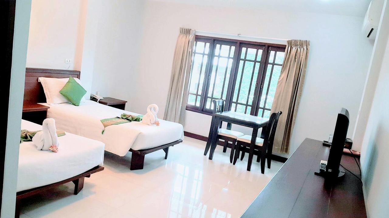 Nongkhai White Hotel 3*