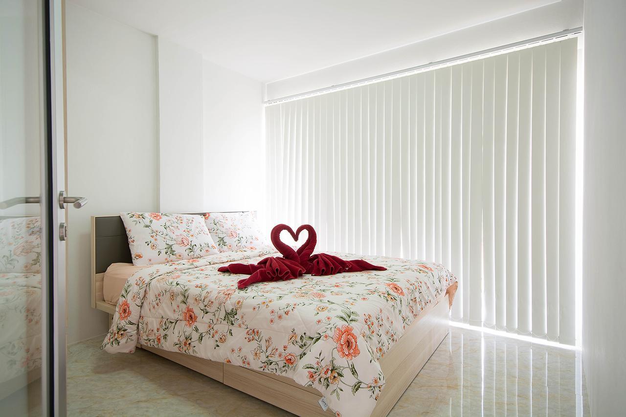 Grand B404 By Malai
