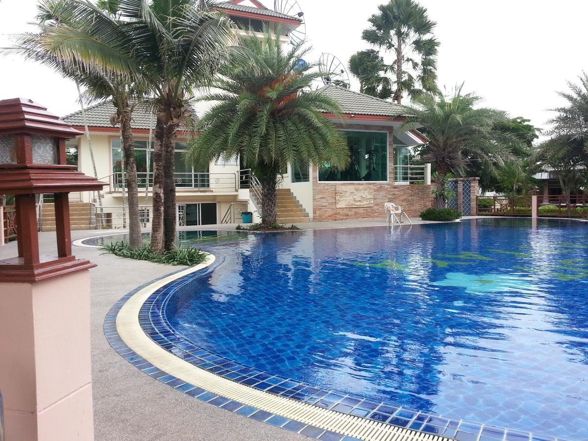 - Baan Dusit Pattaya * Ban Nong Hin (Prachuap Khiri Khan)