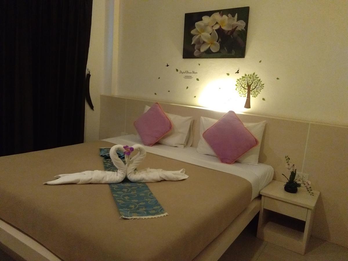 Phuthara Hostel Phuket