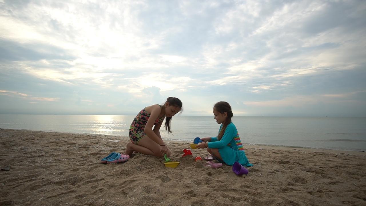 Talay And Cha-Am