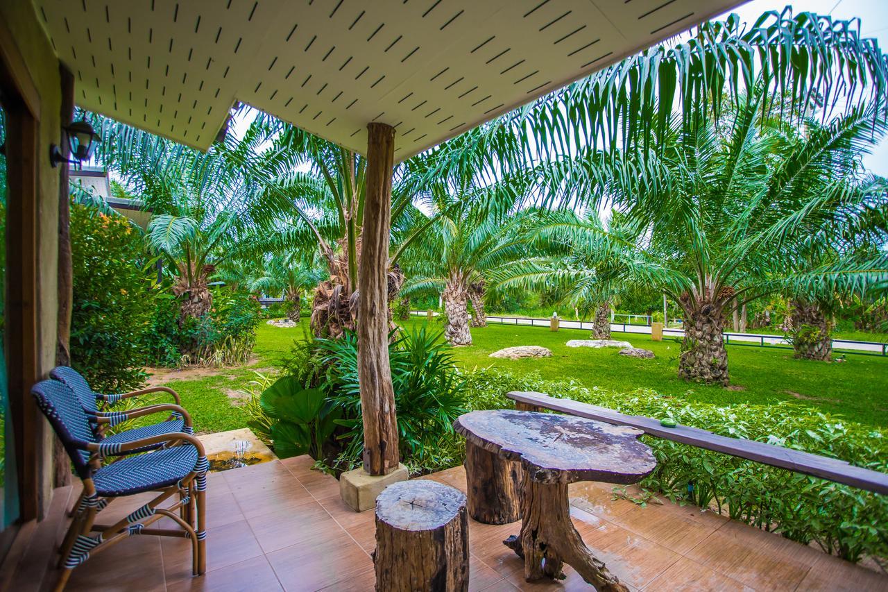 Resort Palm Pran Pran Buri