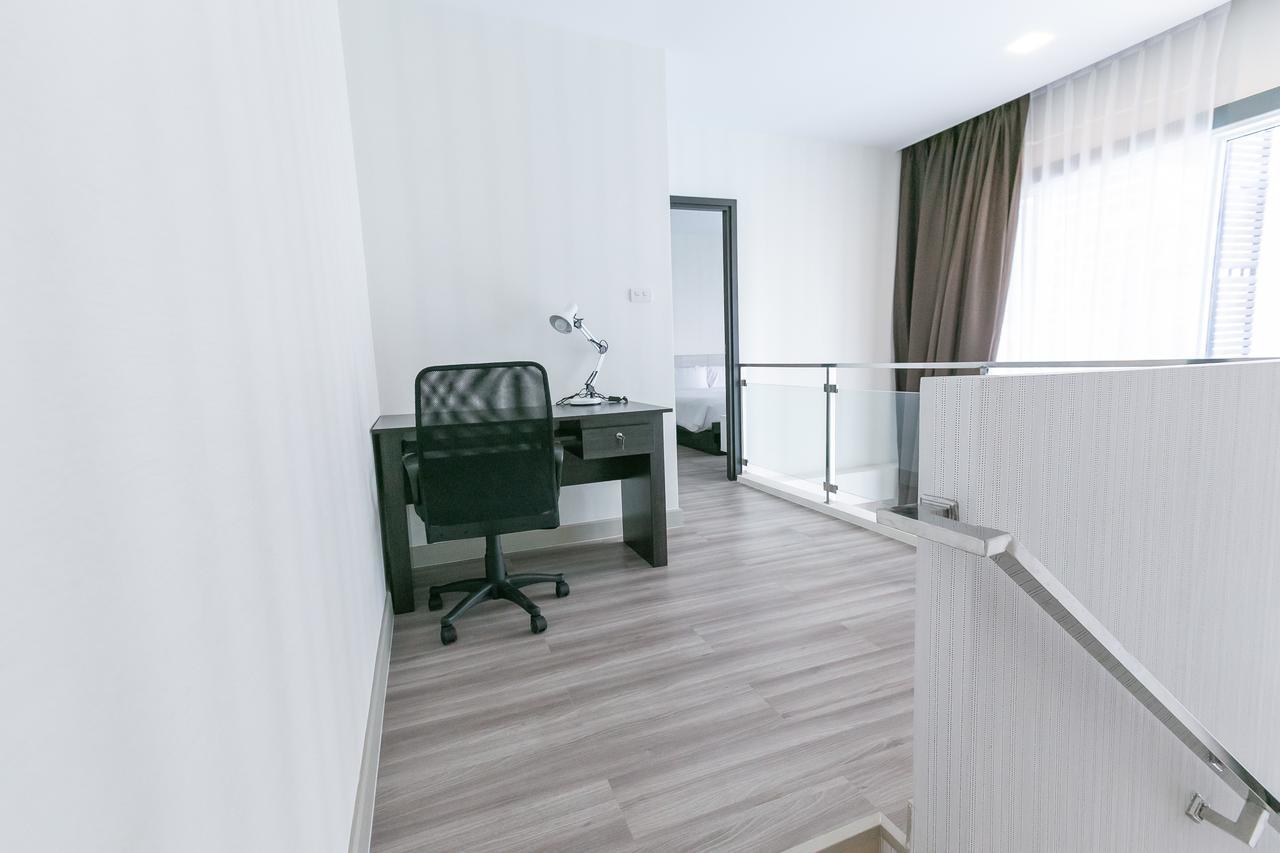 Locals Prio Chiangmai Airport Plaza Apartment