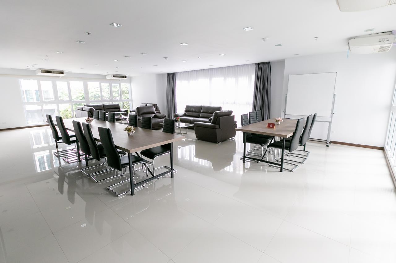 Locals Prio Chiangmai Airport Plaza Apartment