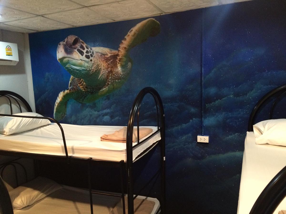 Lazy House Shenanigans Hostel *