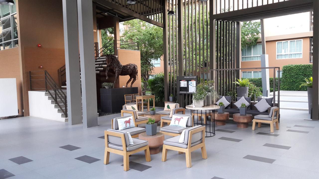 Apartment Baan Thew Lom By Natcharee Cha-Am