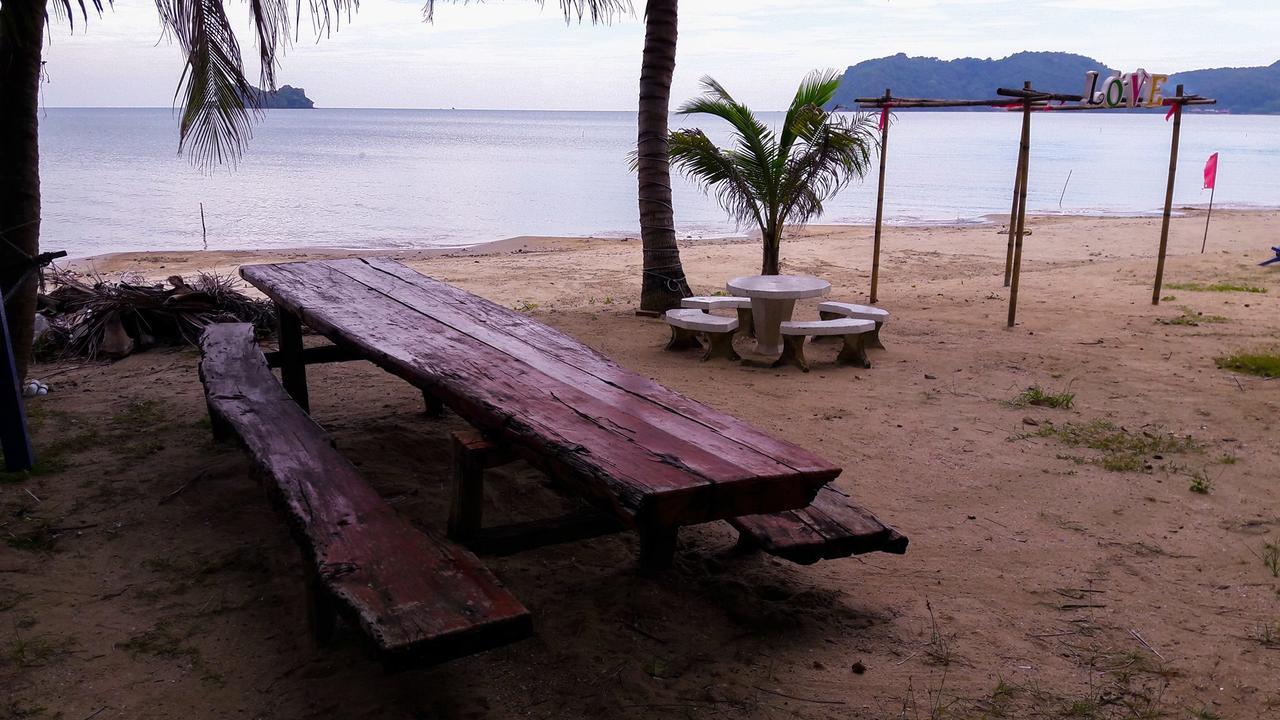Boom Boom Beach Laem Sing Resort Chanthaburi