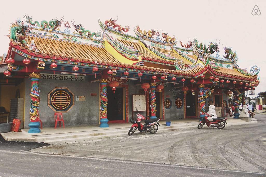 Thai Muang Inn *