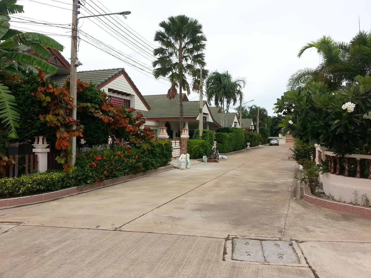 - Baan Dusit Pattaya * Ban Nong Hin (Prachuap Khiri Khan)