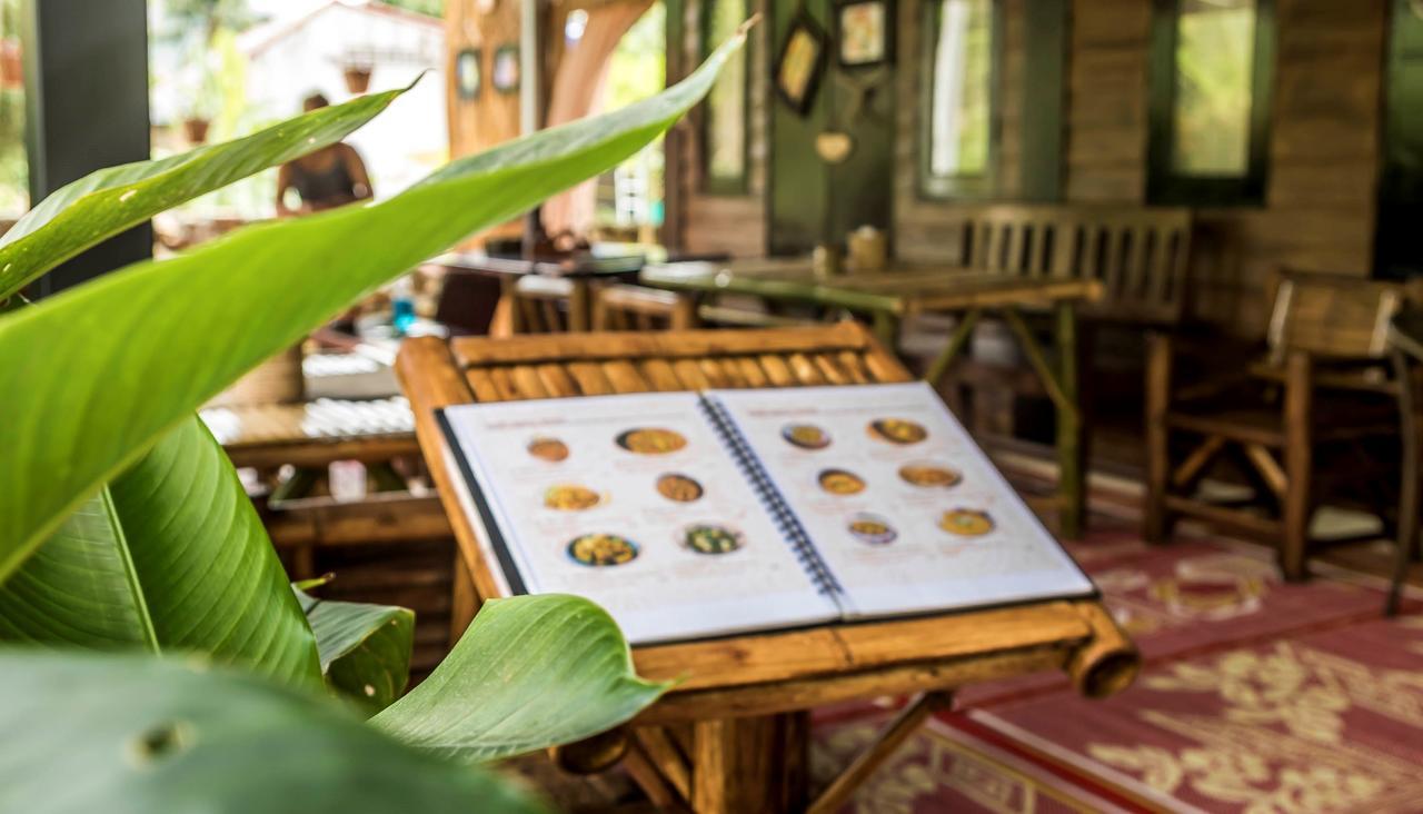 Station Hostel Baan Tai