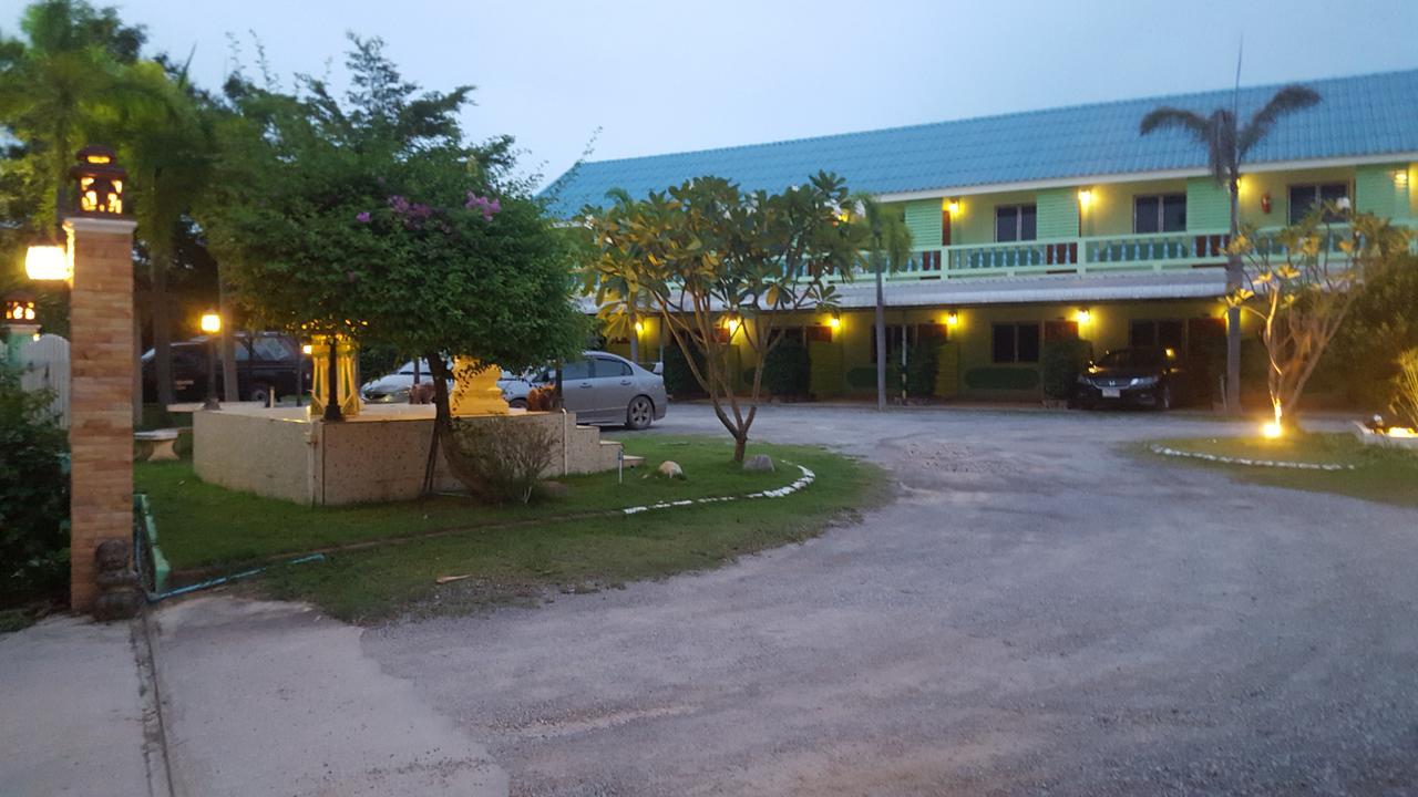 Green View Tha Yang Aparthotel 3*
