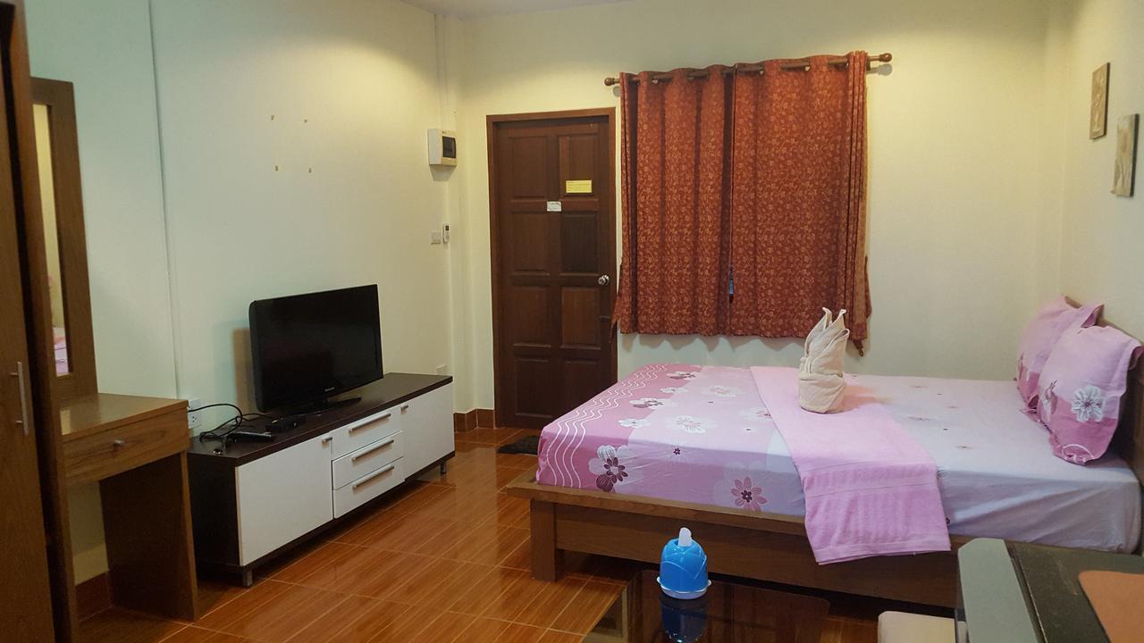 Green View Tha Yang Aparthotel