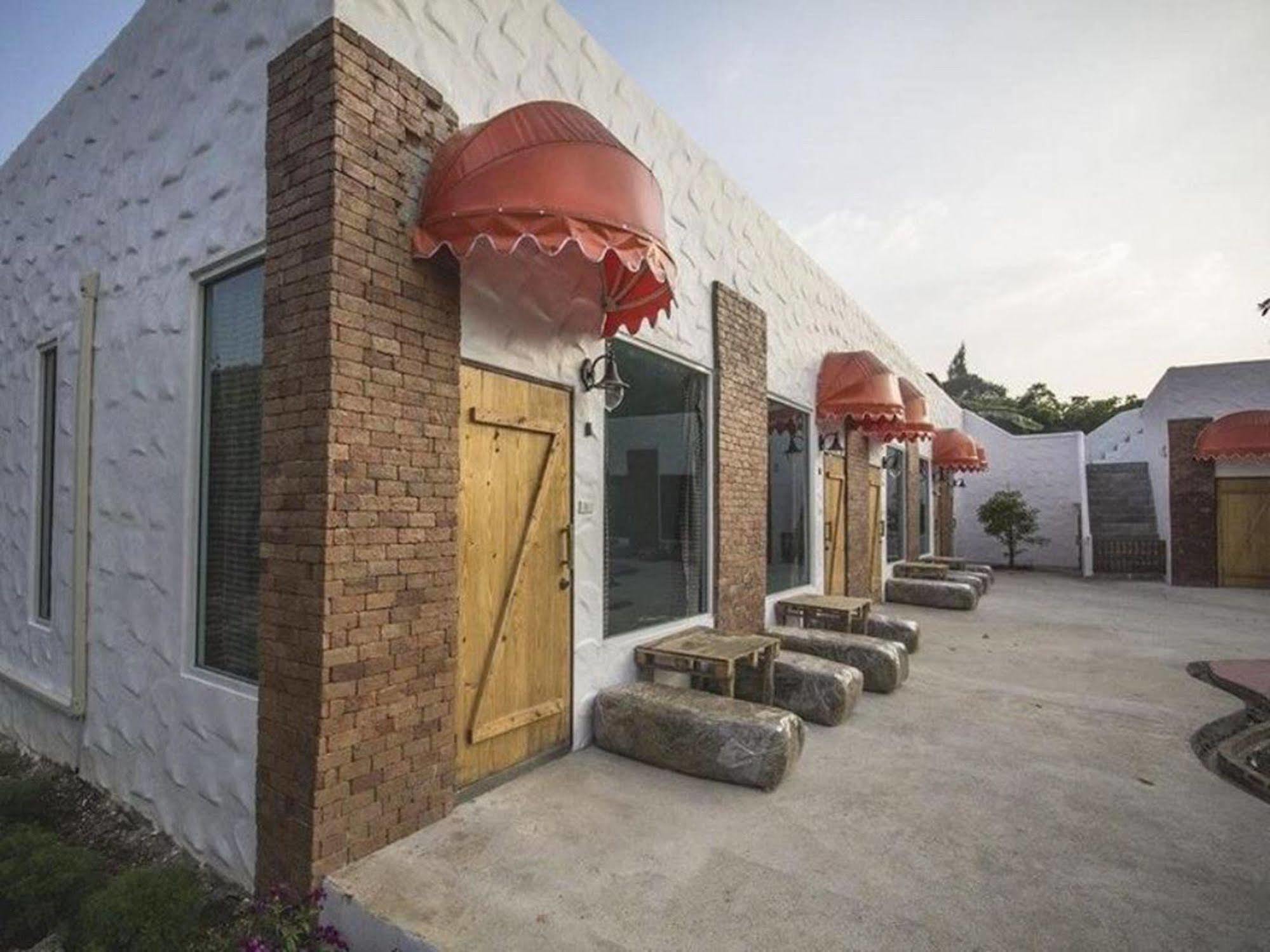 Hotel Monoko Porploen 3*
