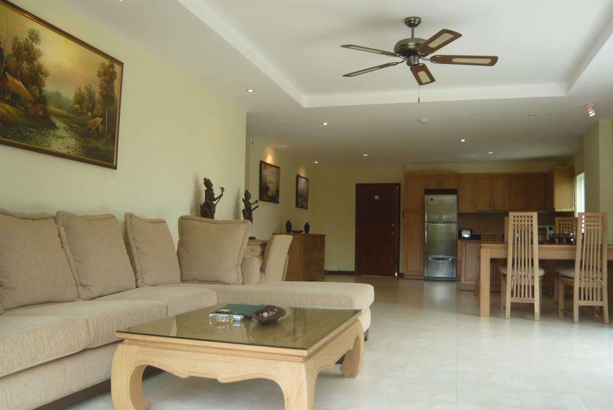 Jomtien Beach Residence Hotel 3*