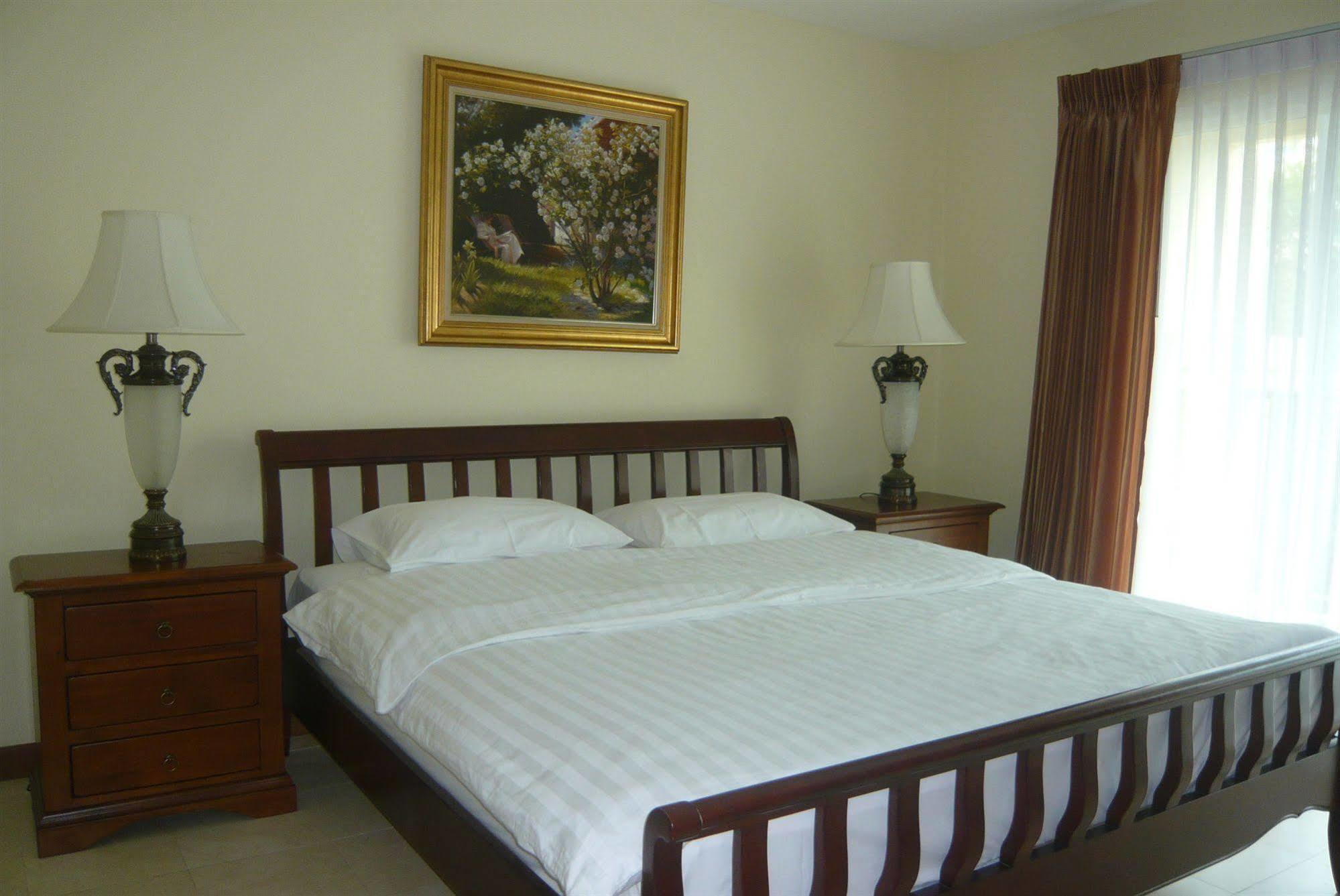 Jomtien Beach Residence Hotel 3*