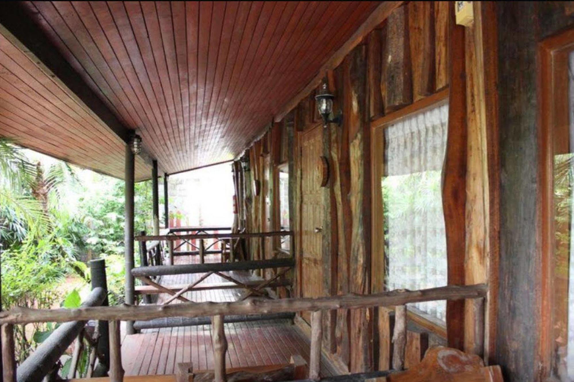 Hotel Laoya Inland