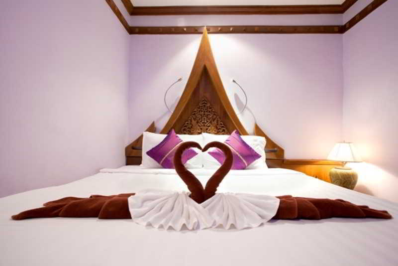 Patong Beach Bed And Breakfast Hotel