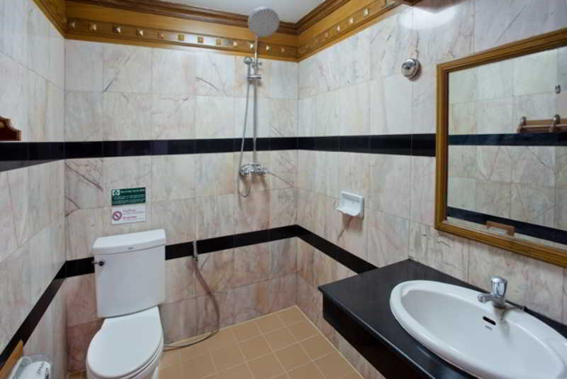 Patong Beach Bed And Breakfast 2*